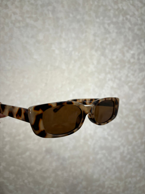 Vintage Fashionable Oval Shade Sunglasses